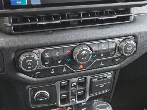 New 2026 Jeep Gladiator Willys image 19