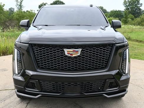 Used 2026 Cadillac Escalade V AWD/4WD image 2