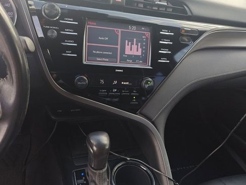 Used 2020 Toyota Camry SE w/ Convenience Package image 7