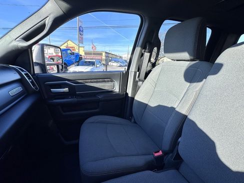 Certified 2024 RAM 2500 Big Horn w/ Night Edition image 17