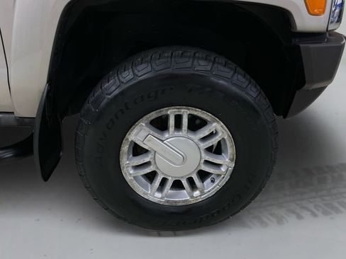 Used 2007 HUMMER H3 AWD/4WD image 16