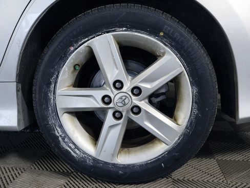 Used 2013 Toyota Camry SE w/ Leather Pkg FWD image 18