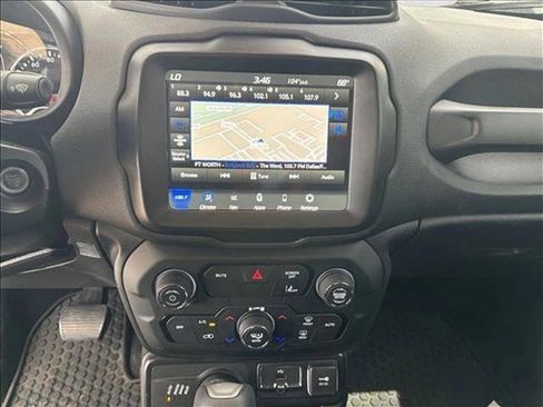 Used 2023 Jeep Renegade Latitude image 13