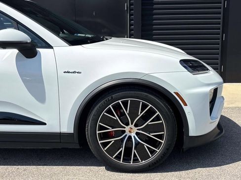 Certified 2025 Porsche Macan 4S Electric image 14
