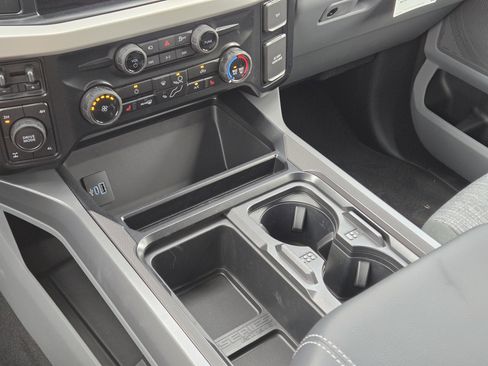 New 2026 Ford F250 XLT w/ XLT Premium Package image 31