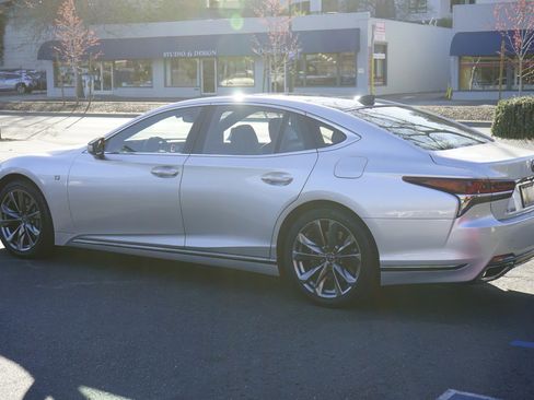 Used 2018 Lexus LS 500 F Sport image 11