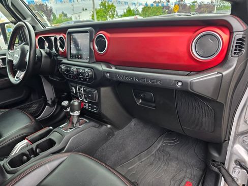 Used 2021 Jeep Wrangler Unlimited Rubicon AWD/4WD image 29