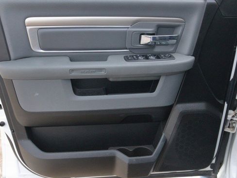 Used 2018 RAM 1500 Big Horn image 9