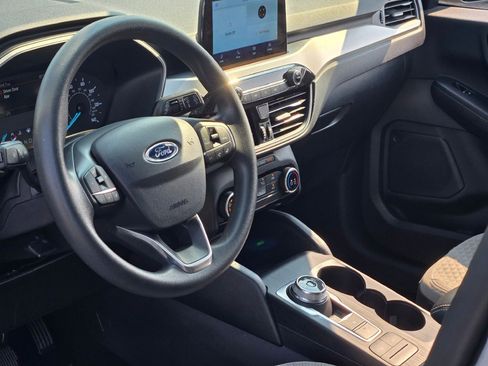 Used 2022 Ford Escape SE w/ SE Sport Appearance Package image 21