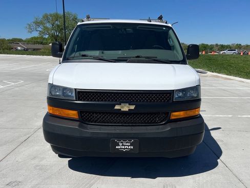 Used 2021 Chevrolet Express 2500 RWD image 5