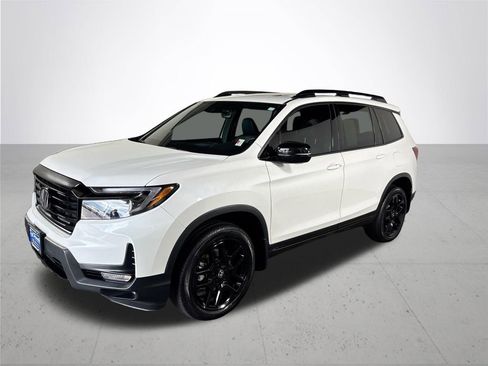 Used 2025 Honda Passport Black Edition image 2