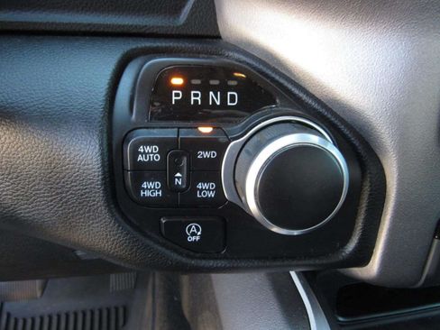 Used 2020 RAM 1500 Big Horn AWD/4WD image 18