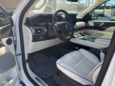 Used 2022 Lincoln Navigator L Black Label image 9
