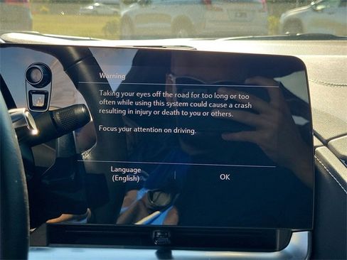 Used 2022 Chevrolet Corvette Stingray Convertible w/ Chrome Exterior Badge Package image 17