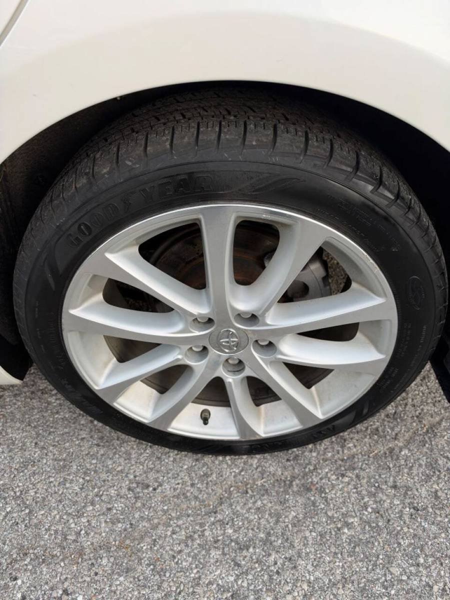 Used 2014 Toyota Avalon Limited FWD image 28