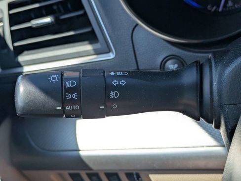 Used 2017 Subaru Outback 2.5i Premium AWD/4WD image 30