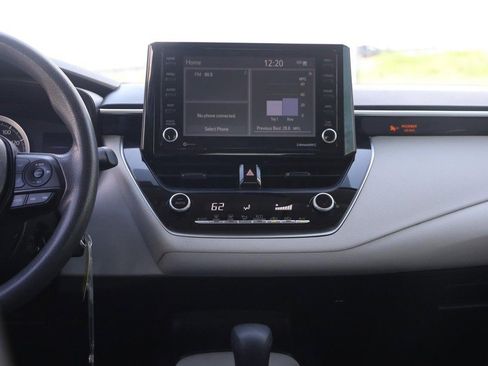Used 2022 Toyota Corolla LE FWD image 22