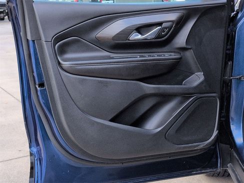 Used 2022 GMC Terrain SLE w/ Driver Convenience Package image 6