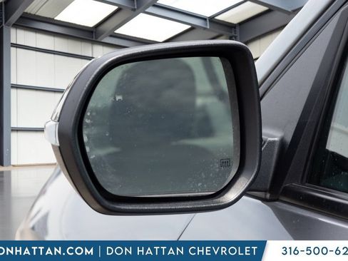 Used 2025 Chevrolet Traverse Z71 AWD/4WD image 29