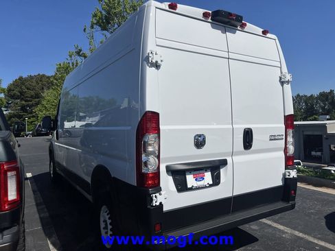 Used 2025 RAM ProMaster 2500 w/ Storage Group image 4