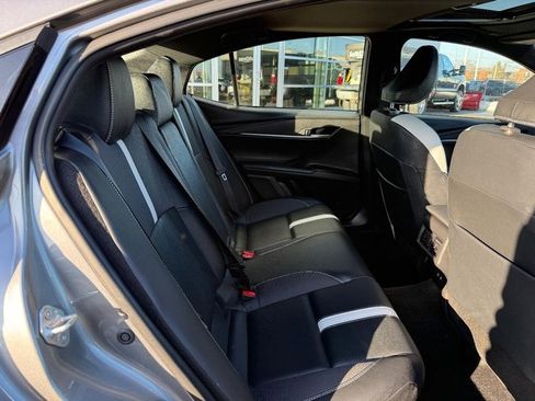 Used 2025 Toyota Camry SE image 12