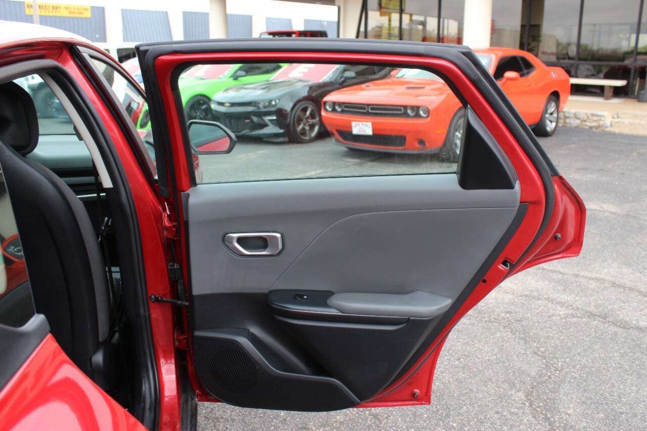 Used 2025 Kia K4 FWD image 12