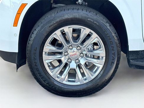 Used 2025 GMC Yukon Denali RWD image 37