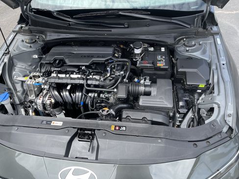 Used 2025 Hyundai Elantra SEL w/ Cargo Package FWD image 10