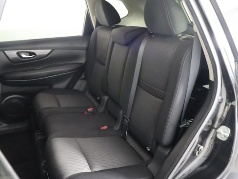 Used 2018 Nissan Rogue SV AWD/4WD image 30
