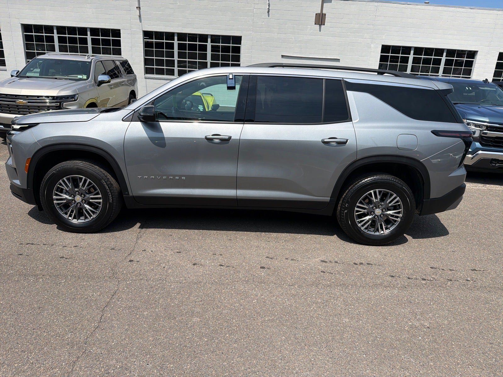 Used 2026 Chevrolet Traverse LT AWD/4WD image 1
