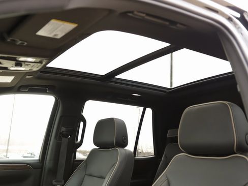 Used 2021 Chevrolet Tahoe Premier w/ Premium Package image 26