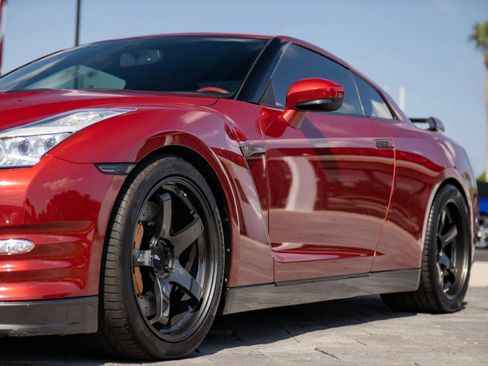 Used 2015 Nissan GT-R Black Edition AWD/4WD image 9