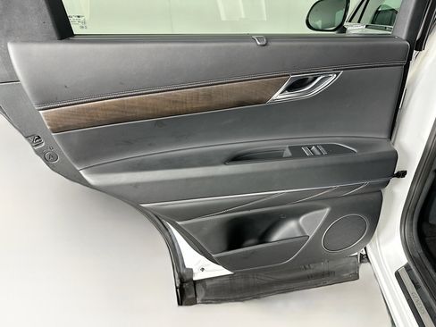 Used 2024 Genesis GV80 2.5T image 26