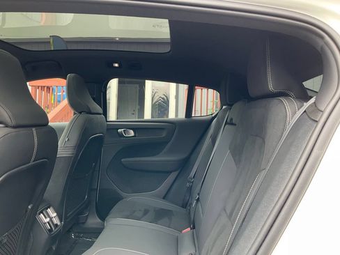 Used 2023 Volvo C40 P8 Recharge Plus AWD/4WD image 33