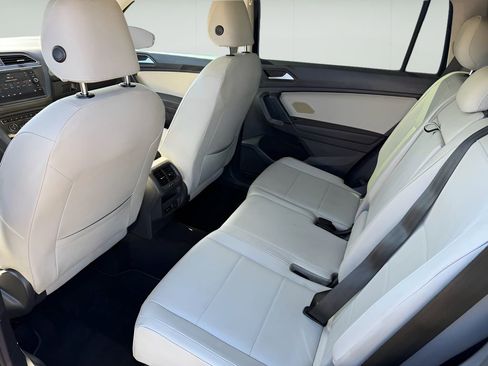 Used 2019 Volkswagen Tiguan SEL image 16