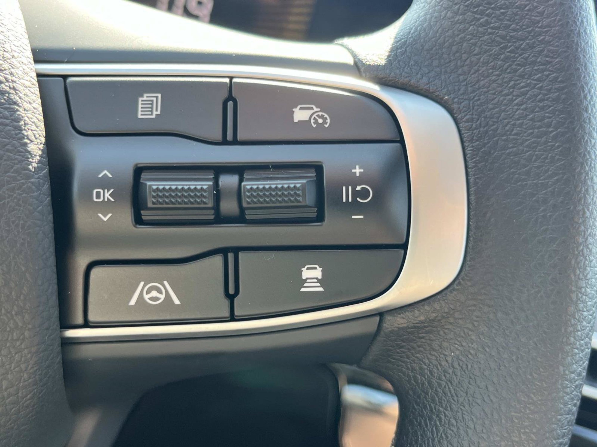 New 2026 Kia K5 LXS FWD image 22