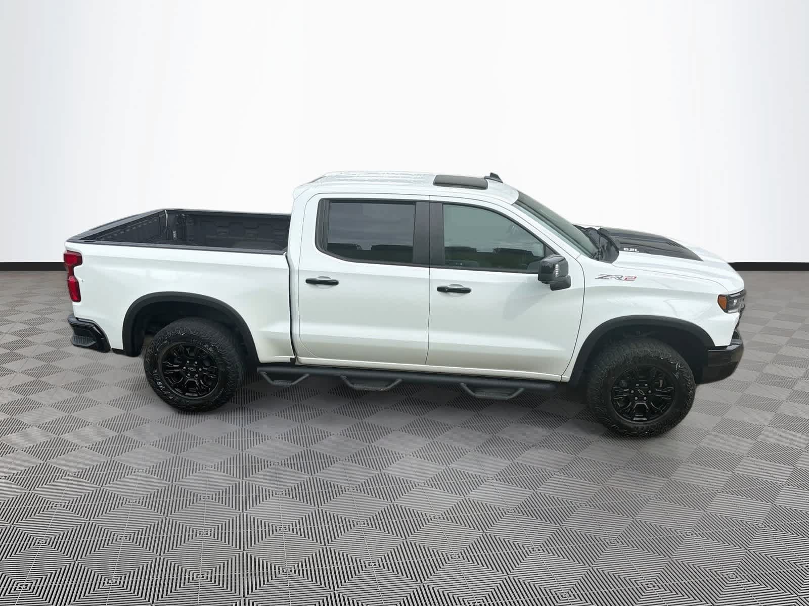 Used 2023 Chevrolet Silverado 1500 ZR2 w/ Technology Package AWD/4WD image 4