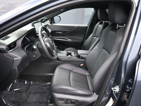 Used 2024 Toyota Venza Limited image 18