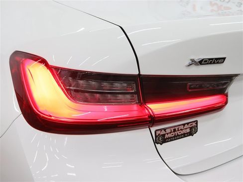 Used 2019 BMW 330i xDrive Sedan w/ Convenience Package AWD/4WD image 9