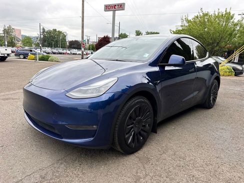 Used 2023 Tesla Model Y Long Range AWD/4WD image 4