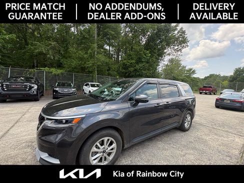 Used 2023 Kia Carnival LX FWD image 4