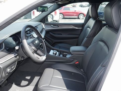 New 2025 Jeep Grand Cherokee L Limited w/ Luxury Tech Group II image 2