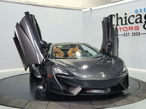 Used 2019 McLaren 570S Spider RWD image 2