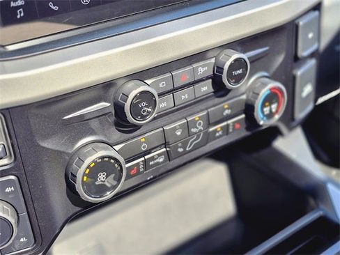 New 2025 Ford F250 XLT w/ Black Appearance Package image 48