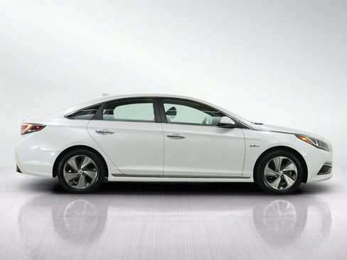 Used 2017 Hyundai Sonata Plug-In Hybrid FWD image 6