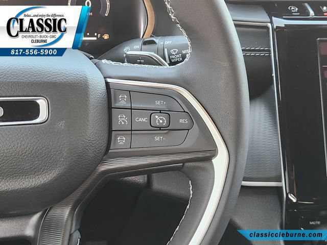 Used 2025 Jeep Grand Cherokee Altitude RWD image 28