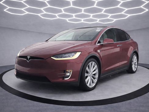 Used 2017 Tesla Model X 100D image 2