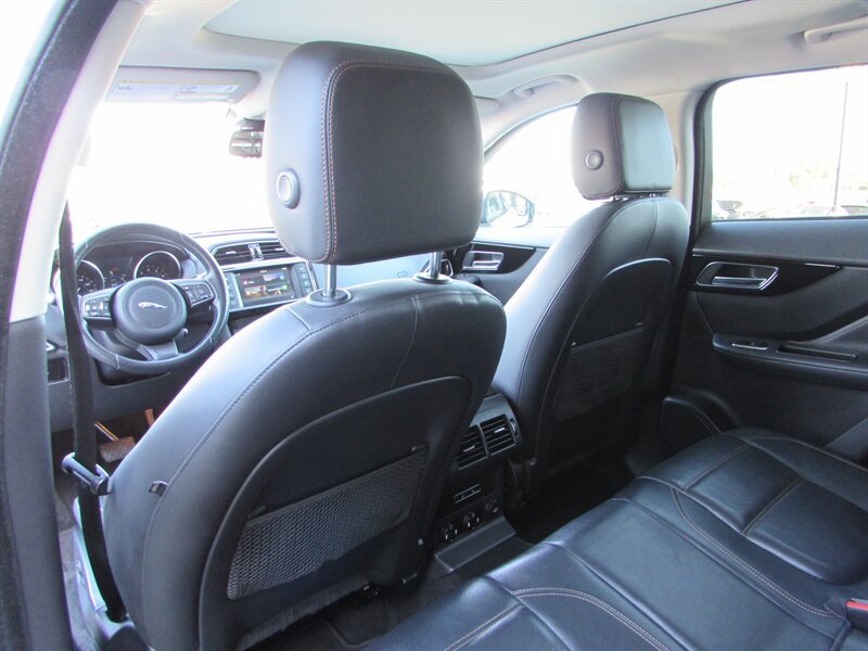 Used 2017 Jaguar F-PACE Prestige AWD/4WD image 26