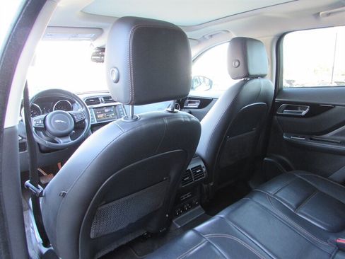 Used 2017 Jaguar F-PACE Prestige AWD/4WD image 26