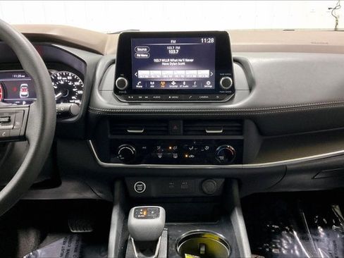 Used 2023 Nissan Rogue S image 6